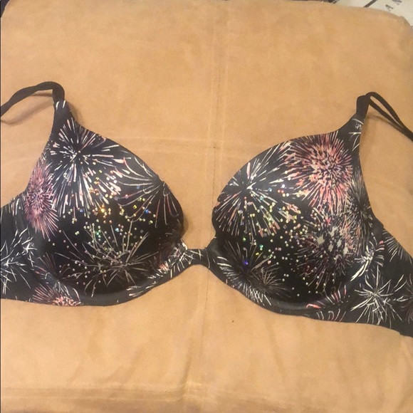34 C Victoria’s Secret Push-up Bra - Picture 1 of 3